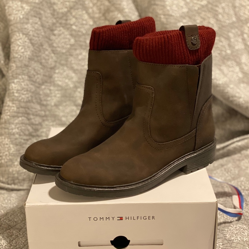 Tommy Hilfiger warm winter boots